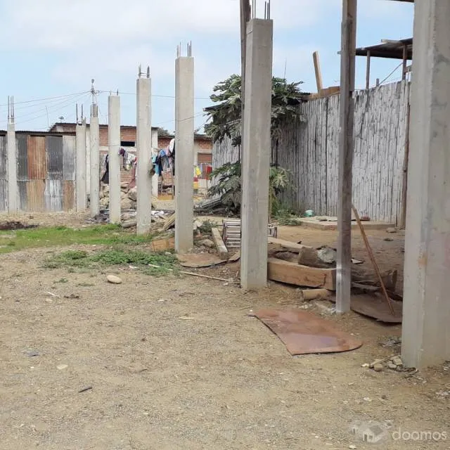 TERRENO CONSTRUIDO CON BASES PARA 2 PISOS Y AZOTEA - 6