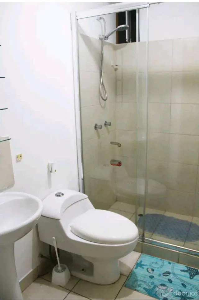 Departamento en condominio de 3 dormitorios y 2 baños. Con cochera — foto 4