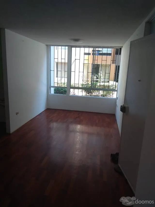 DEPARTAMENTO 1ER PISO CON PATIO Y JARDIN EXTERIOR — foto 3