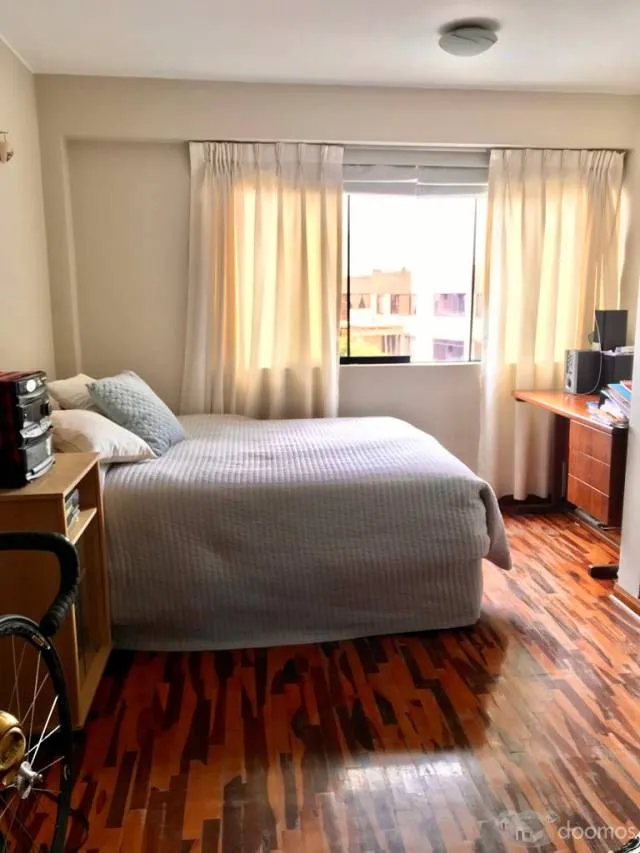 Vendo lindo y amplio departamento de 3 dormitorios en Surco, excelente zona, a media cuadra del Colegio Champagnat. — foto 6