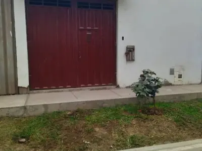 OCASION: SE VENDE CASA UBICADA EN AVP LOS PORTALES DE CARABAYLLO (MOTIVO-VIAJE)