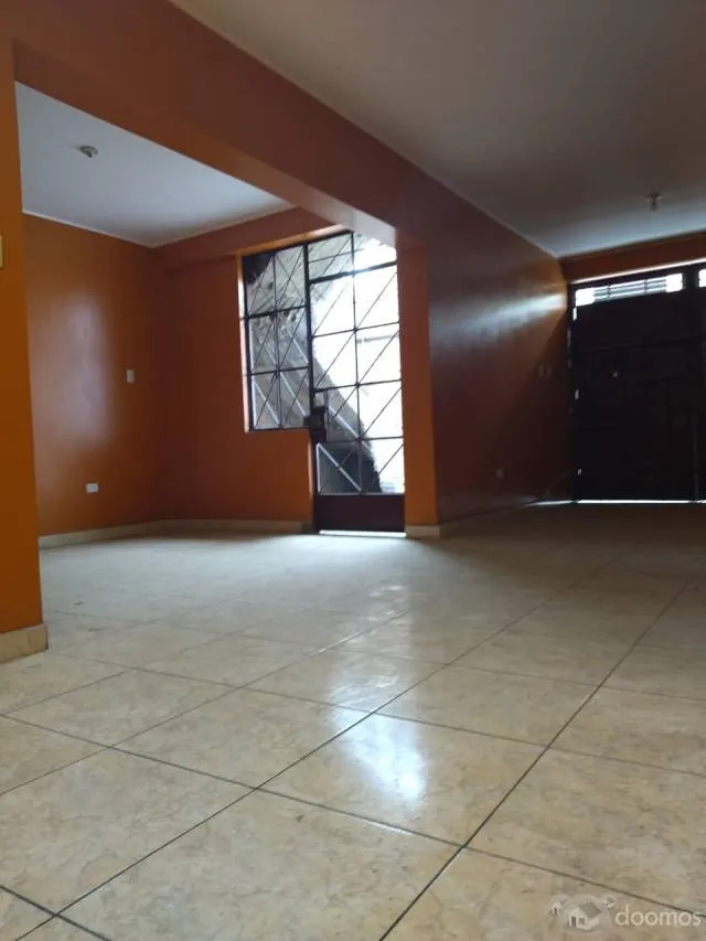 OCASION: SE VENDE CASA UBICADA EN AVP LOS PORTALES DE CARABAYLLO (MOTIVO-VIAJE) — foto 8