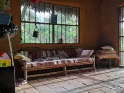 CASA DE CAMPO CON 2000 METROS CUADRADOS DE TERRENO UBICADOS EN UN SITIO ÚNICO Y PRIVILEGIADO