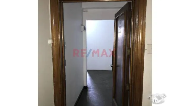 Amplia Oficina Con Excelente Ubicacion En El Centro De Lima - 3
