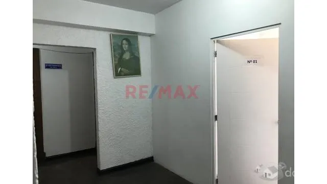 Amplia Oficina Con Excelente Ubicacion En El Centro De Lima - 4