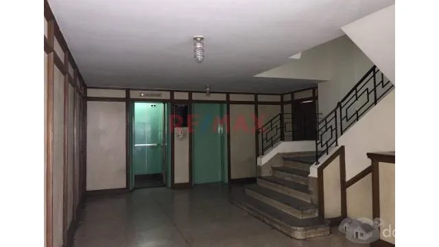 Amplia Oficina Con Excelente Ubicacion En El Centro De Lima - 6