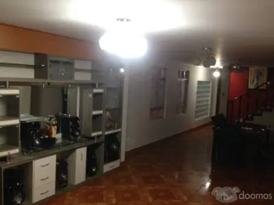 ALQUILER DE CASA DE 2 PISOS - COMAS