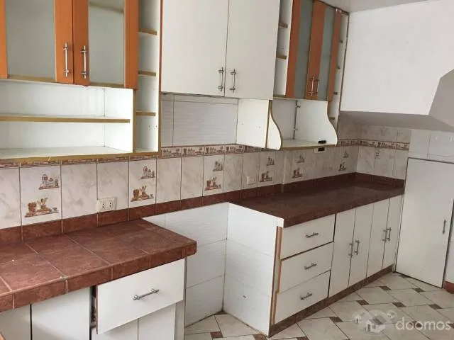 ALQUILER DE CASA DE 2 PISOS - COMAS - 4