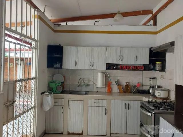 Casa en venta de 3 pisos en Tarapoto – San Martín  / Socorro Saldaña 9.4.2..0.3.3..4.8.2 — foto 8