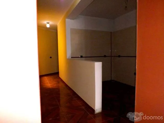 EXCELENTE DEPARTAMENTO EN 2DO PISO A Pocos Metros Del OVALO CANTA CALLAO, Y MUY CERCA DEL ÓVALO HUANDOY. — foto 4