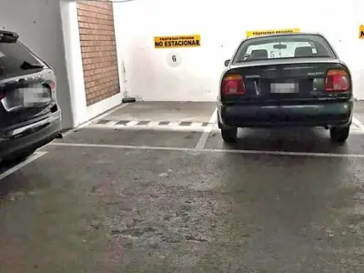 Venta de estacionamiento a 2 cuadras del parque kennedy