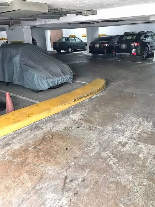 Venta de estacionamiento a 2 cuadras del parque kennedy — foto 3