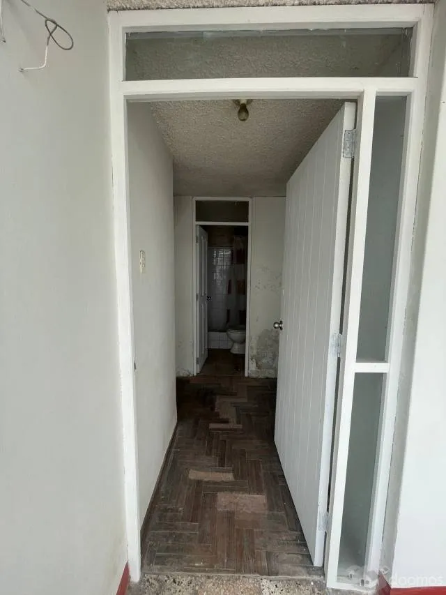 Venta de Casa 2 pisos a 1 cdra de Parque 200 Millas — foto 5