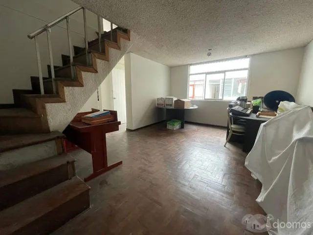 Venta de Casa 2 pisos a 1 cdra de Parque 200 Millas — foto 6