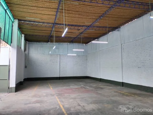 SE ALQUILA LOCAL INDUSTRIAL EN INTERIOR EN SAN MARTIN DE PORRES — foto 4
