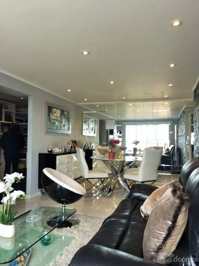 Miraflores en venta bellísimo  departamento REMODELADO con 3 dormitorios,  terraza, área servicio, cochera y depósito. Vista espectacular a la ciudad. — foto 8