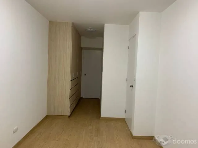 Amplia habitación en Depa de Estreno ubicado en Cercado de Lima límite con Pueblo Libre (A unas cuadras de la Universidad Católica y la Universidad San Marcos) — foto 4