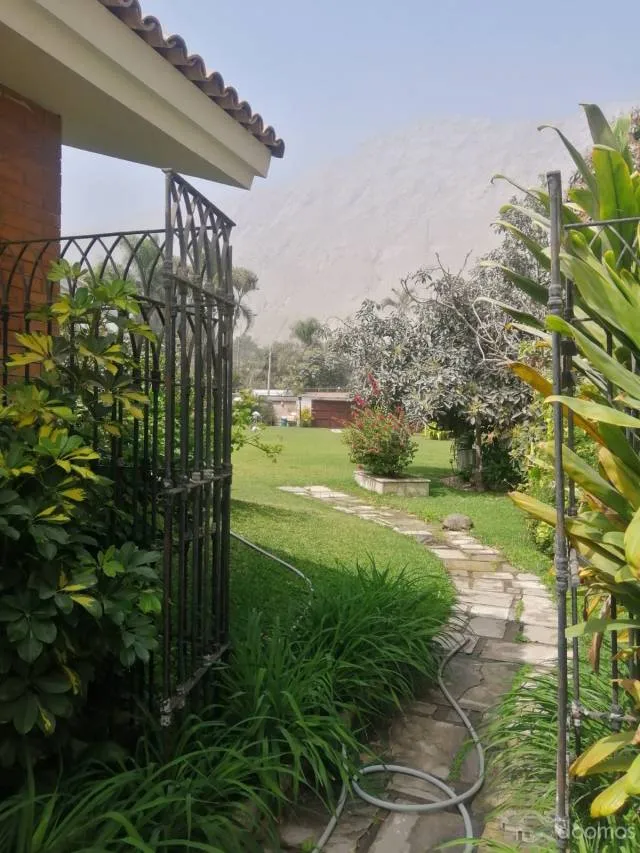 Cieneguilla –  residencia en venta de 2,800 m2    de tres dormitorios en un área de 2,800 m2 — foto 2