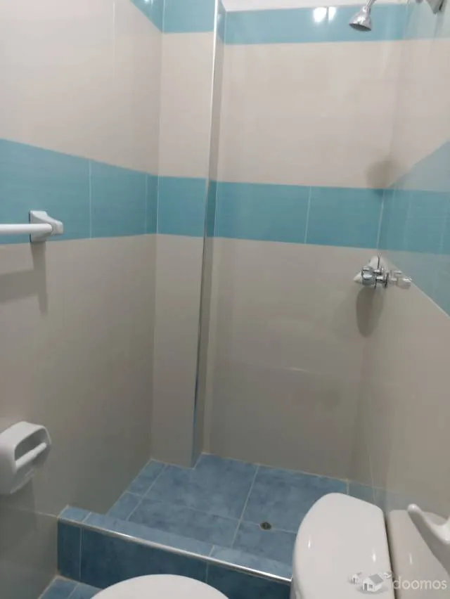 VENTA O ALQUILER DE CASA EN PLENA DOBLE VIA DE PAITA - 5
