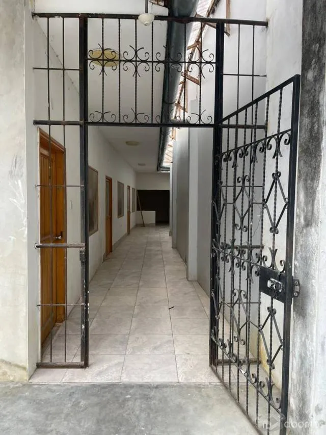 PROPIEDAD EN ZONA CENTRICA PARA VIVIENDA Y/O EMPRESA. — foto 4