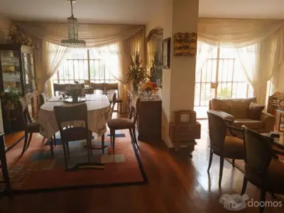 VENDO HERMOSA CASA CON PISCINA EN SAN ISIDRO