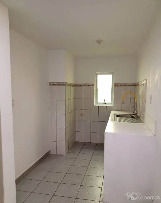 Casa En Venta (calle Mantaro A Espaldas De Av. La Marina, A 2 Cuadras De Haya De La Torre). 3 Pis (cada Uno Con Accesos Independientes) - 3