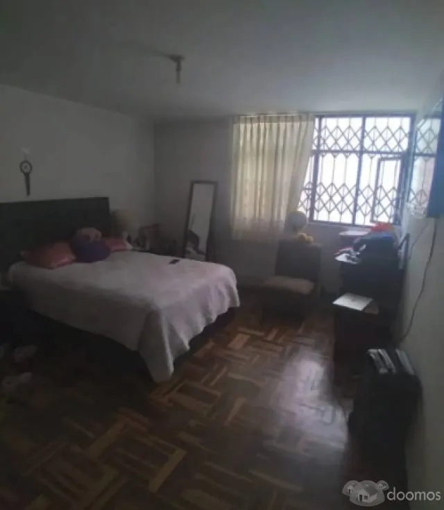 Casa En Venta (calle Mantaro A Espaldas De Av. La Marina, A 2 Cuadras De Haya De La Torre). 3 Pis (cada Uno Con Accesos Independientes) - 7
