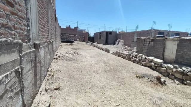 VENDO TERRENO EN LAS GARDENIAS CERRO COLORADO FRENTE A COLEGIO — foto 3