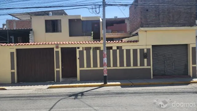 Bella Propiedad Con Un Hermoso Jardin - 1