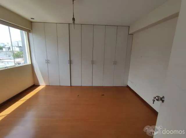 Se vende Dúplex en Calle Samuel Márquez en Miraflores - 8