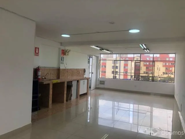 Alquilo, Local Comercial en Av. Angamos, frente al real plaza. — foto 5