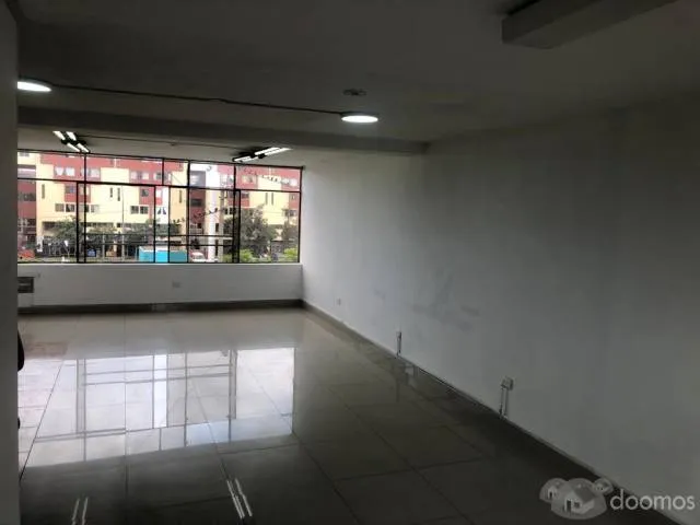 Alquilo, Local Comercial en Av. Angamos, frente al real plaza. — foto 7