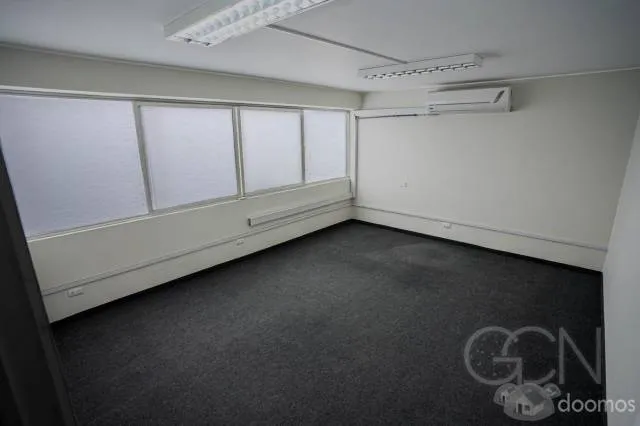 VENTA OFICINA CON VISTA AL Parque  San Isidro CERCA CON AV ARAMBURU Y PASEO DE LA REPUBLICA — foto 4