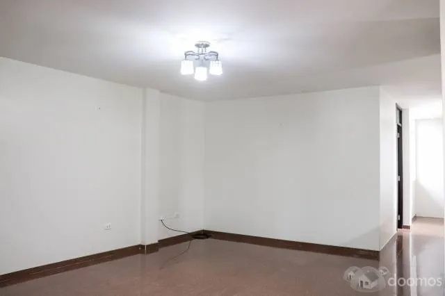 Bella y moderna casa ubicada cerca al Óvalo Santa Elena — foto 2