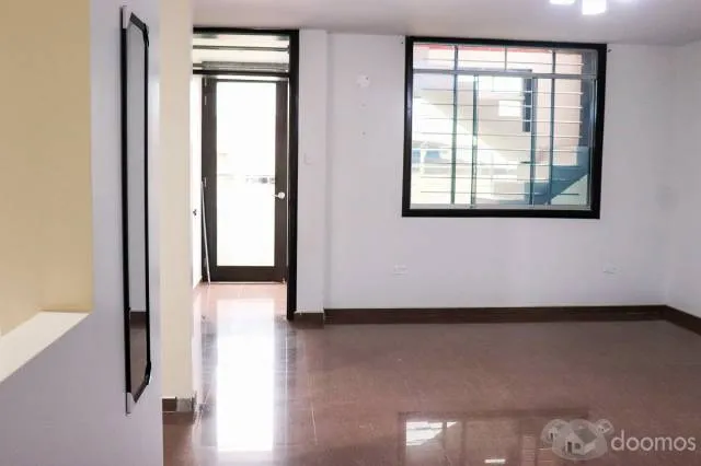 Bella y moderna casa ubicada cerca al Óvalo Santa Elena — foto 4
