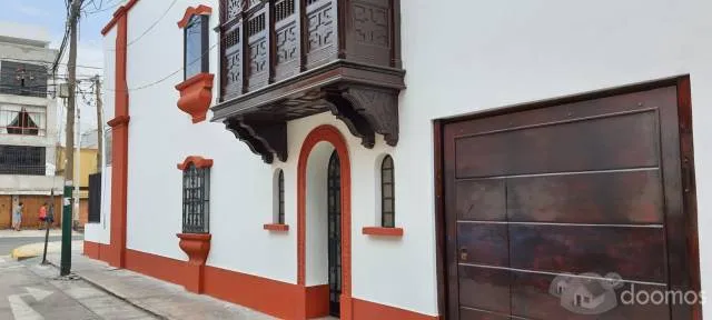 Amplia, elegante e imponente casa de 04 pisos totalmente remodelada - 3