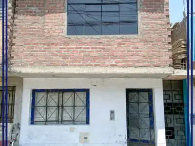ID 00067 - CASA EN VENTA EN COMAS - 2 PISOS