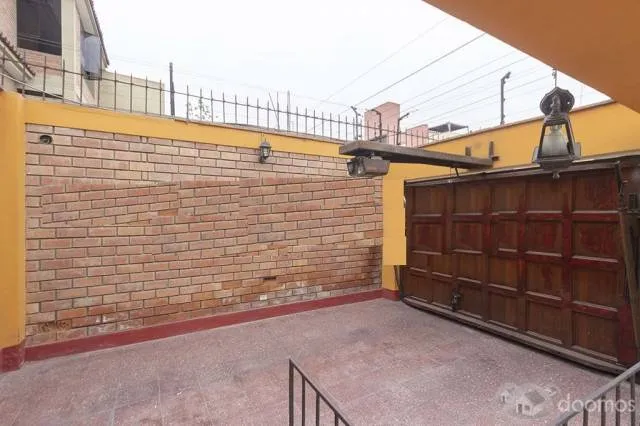 VENDO CASA 2 PISOS MARISCAL CASTILLA SURCO — foto 3