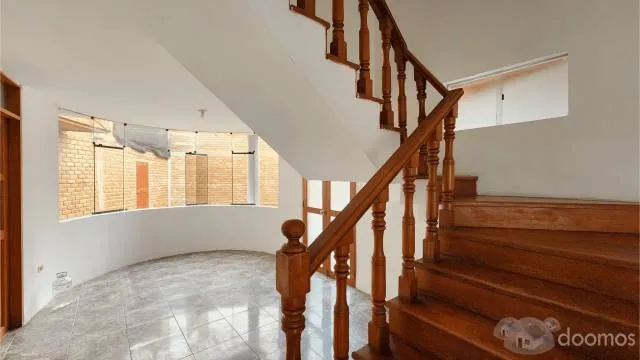A 150 m de "Ucv", Vendo Casa 02 Pisos + Azotéa + Cochera Para 02 Camionetas — foto 7