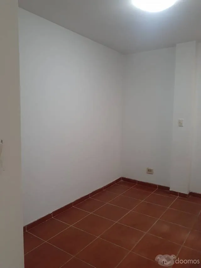 Departamento De 3 Dormitorios En La Mejor Zona De Villa Maria Del Triunfo — foto 2