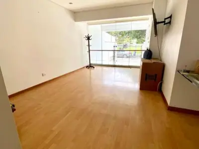 VENDE PEPARTAMENTO EN PRIMER PISO FRENTE A PARQUE MIRAFLORES AURORA