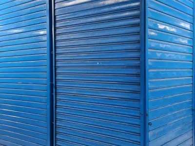 SE VENDE LOCAL COMERCIAL EN EL CENTRO COMERCIAL "EL HUECO" 3MT2 Y EL DERECHO PARA UN SEGUNDO PUESTO