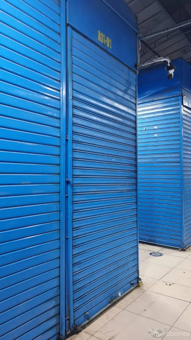 SE VENDE LOCAL COMERCIAL EN EL CENTRO COMERCIAL "EL HUECO" 3MT2 Y EL DERECHO PARA UN SEGUNDO PUESTO — foto 2