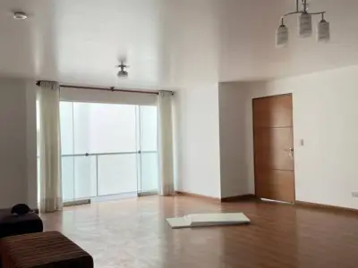 ALQUILO MODERNO Y AMPLIO DEPARTAMENTO EN CASUARINAS SUR SURCO