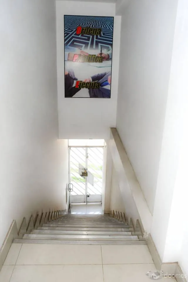 ¡Increíble Edificio Comercial de 4 Pisos en una Ubicación Estratégica! — foto 2
