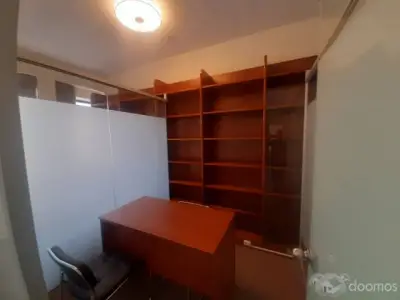 SE VENDE OFICINA  $ 110,000  REMODELADA MODERNIZADA 100% AMOBLADA   IDEAL PARA ESTUDIOS DE ABOGADOS ,