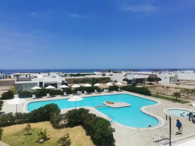 CASA DE PLAYA CON EXCELENTE VISTA Y SEIS DORMITORIOS - 8
