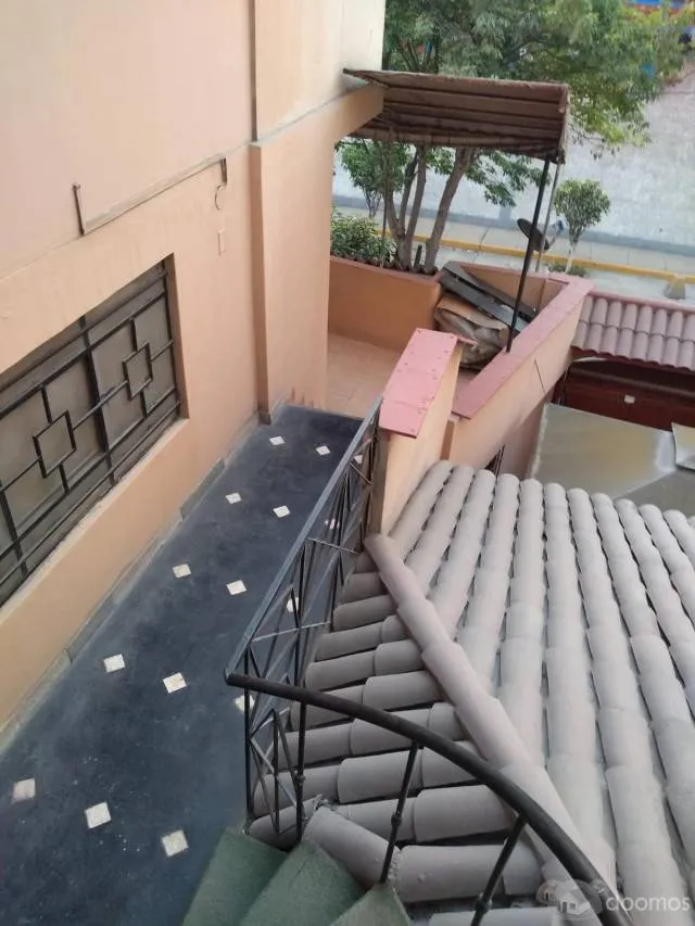 Ocasión: Venta Casa de 3 pisos con posibilidad de negocio — foto 3