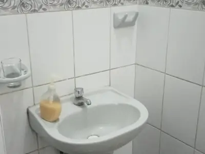 LOCAL COMERCIAL – BIEN UBICADO – A MEDIA CUADRA DEL MINISTERIO DE TRANSPORTES