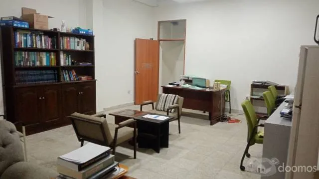 LOCAL COMERCIAL – BIEN UBICADO – A MEDIA CUADRA DEL MINISTERIO DE TRANSPORTES — foto 4
